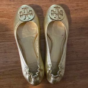 Tory Burch gold flats sz 9
